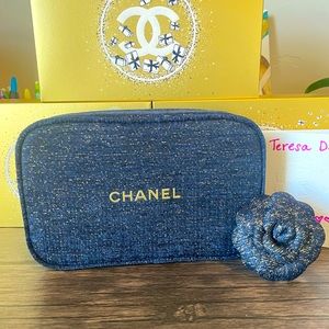 Chanel Holiday 2023 Cosmetic Bag New with box